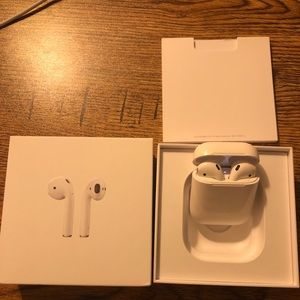 Apple AirPods 2nd Generation with Charging Case
